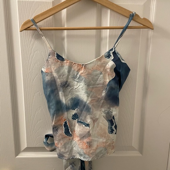 Top - Picture 2 of 3